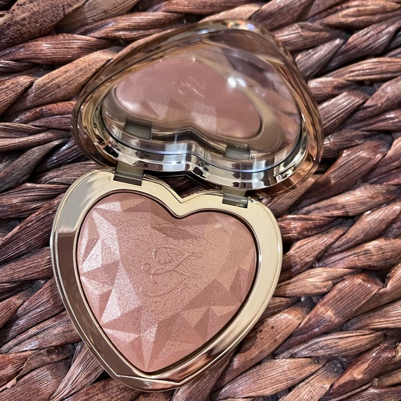 Too Faced Love Light Prismatic Highlighter New